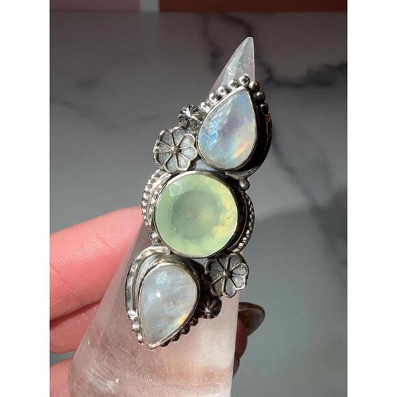 Triple Stone Prehnite & Flashy Moonstone Floral Ring: Sterling Silver - Size 7 - Picture 4 of 9